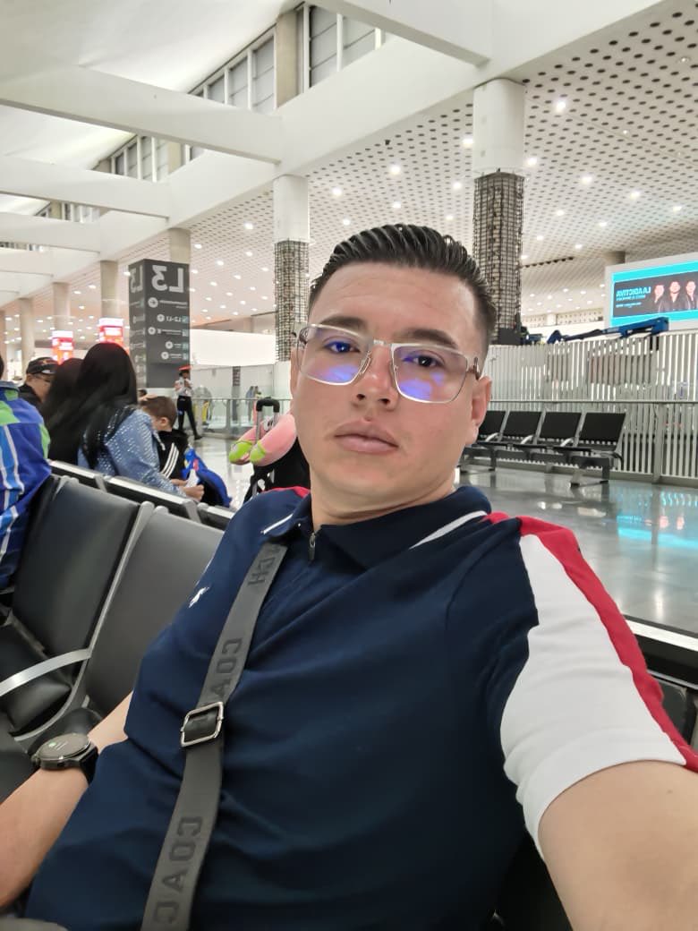 laurenicotra's tweet photo. Alerta! 
Se deteriora la salud de Carlos Belandria, preso político en Rodeo1. 

Su madre Glenys Araña acudió a la Defensoría del Pueblo para que le otorguen su libertad y sea atendido de urgencia. 

Carlos lleva 15 días evacuando sangre por patología gastrointestinal. https://t.co/koPli2Xuqc