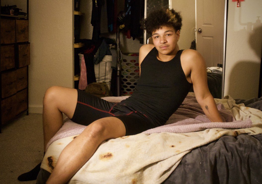 Shock1sh2P's tweet photo. pov: your bf is wating for you ;) https://t.co/fZQ9l9zA3r