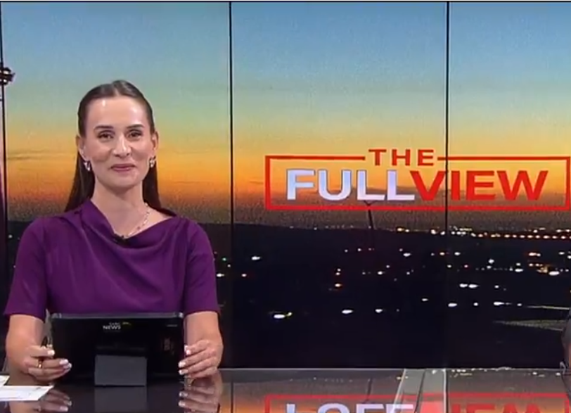 TVwithThinus's tweet photo. 𝗖𝗵𝗮𝗻𝗻𝗲𝗹 𝗵𝗼𝗽. Fired @eNCA Reporter Heidi Giokos Resurfaces at @SABCNews  (@DStv 404) as Weekend The Fullview Presenter:
https://t.co/xHlD2ocQSP https://t.co/dOE5wN0VxF