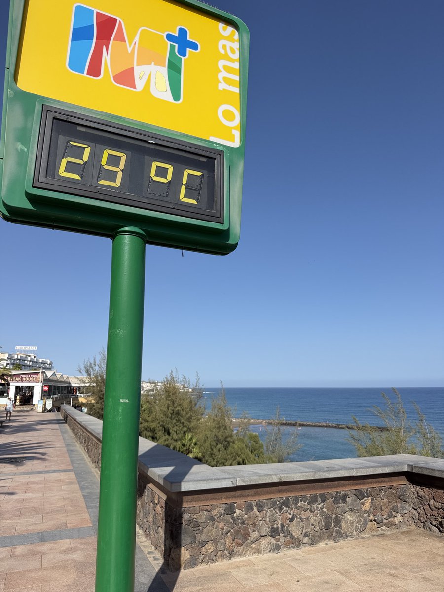 mycanaryislands's tweet photo. 29 degrees at Tropical now https://t.co/hmqqmRJNN3