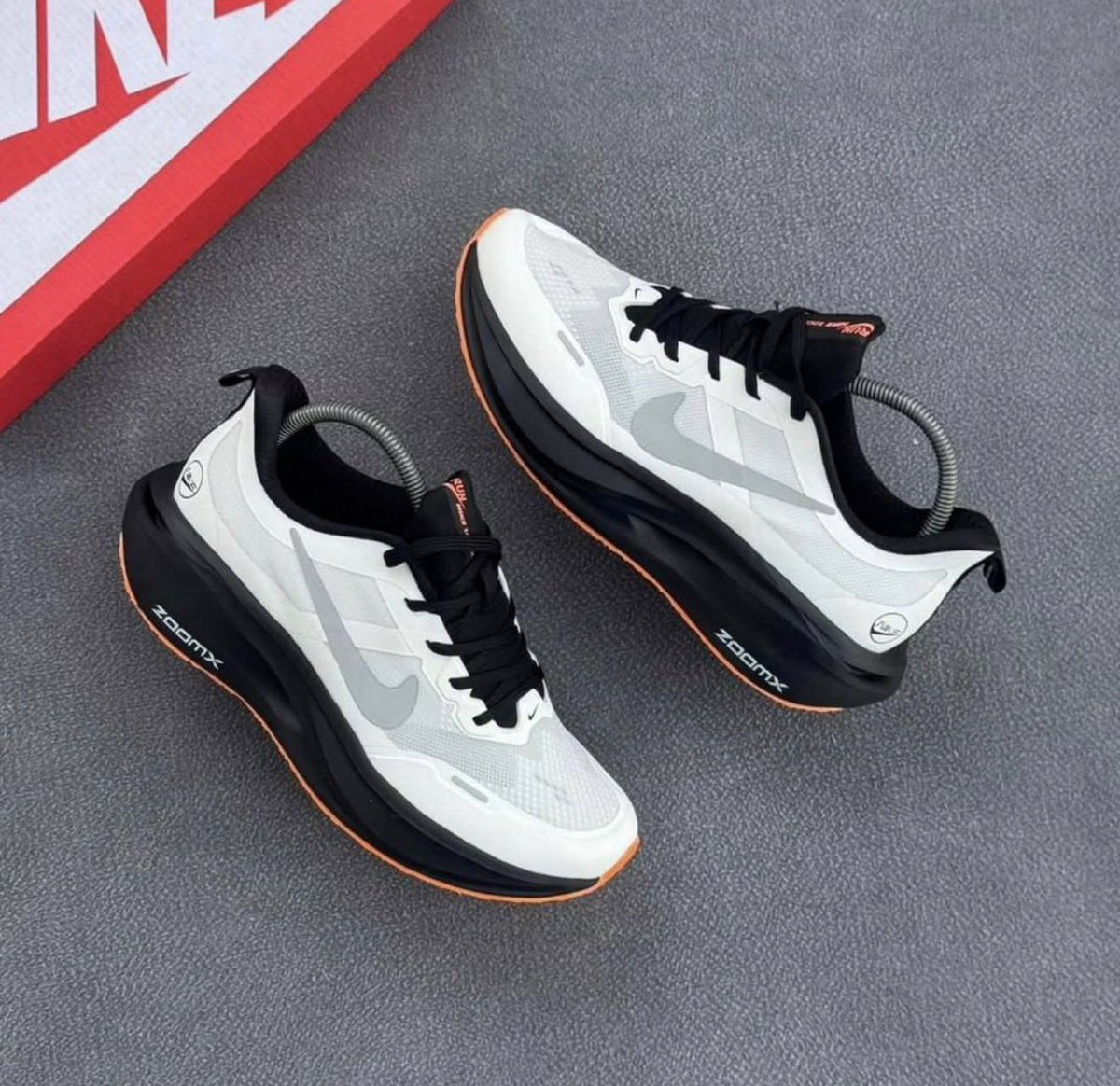 Naberzshoes's tweet photo. Sneakers 
Size :38 to 46
WhatsApp on +256 751902113 for deliveries.
Price :165000ugx
#Nabershoes https://t.co/ZPExETKckI