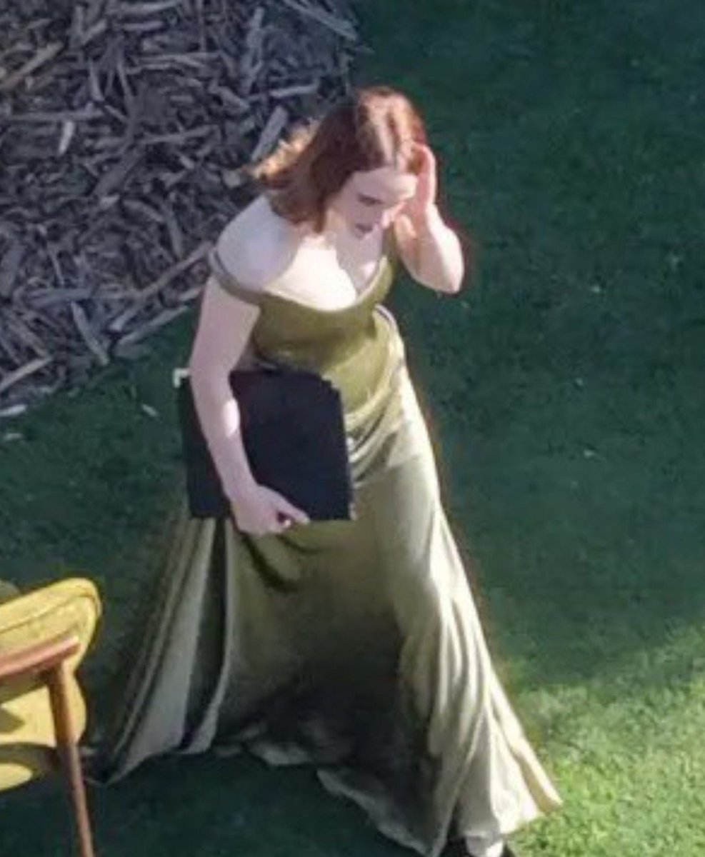 lerdonaaa's tweet photo. to vivendo pro dump desse casamento https://t.co/MJr3UiS0G8
