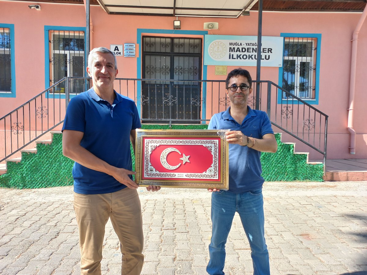 EbsYatagan's tweet photo. Yatağan Eğitim-Bir-Sen İlçe Başkanımız Süleyman Aydın başkanlığında yönetim olarak yeni kurumunda göreve başlayan Madenler İlkokulu Müdürü Volkan Seçkin'i ziyaret ettik. Volkan müdürümüze yeni okulunun hayırlı olmasını temenni eder, başarılar dileriz. https://t.co/E2dEBKaM0D