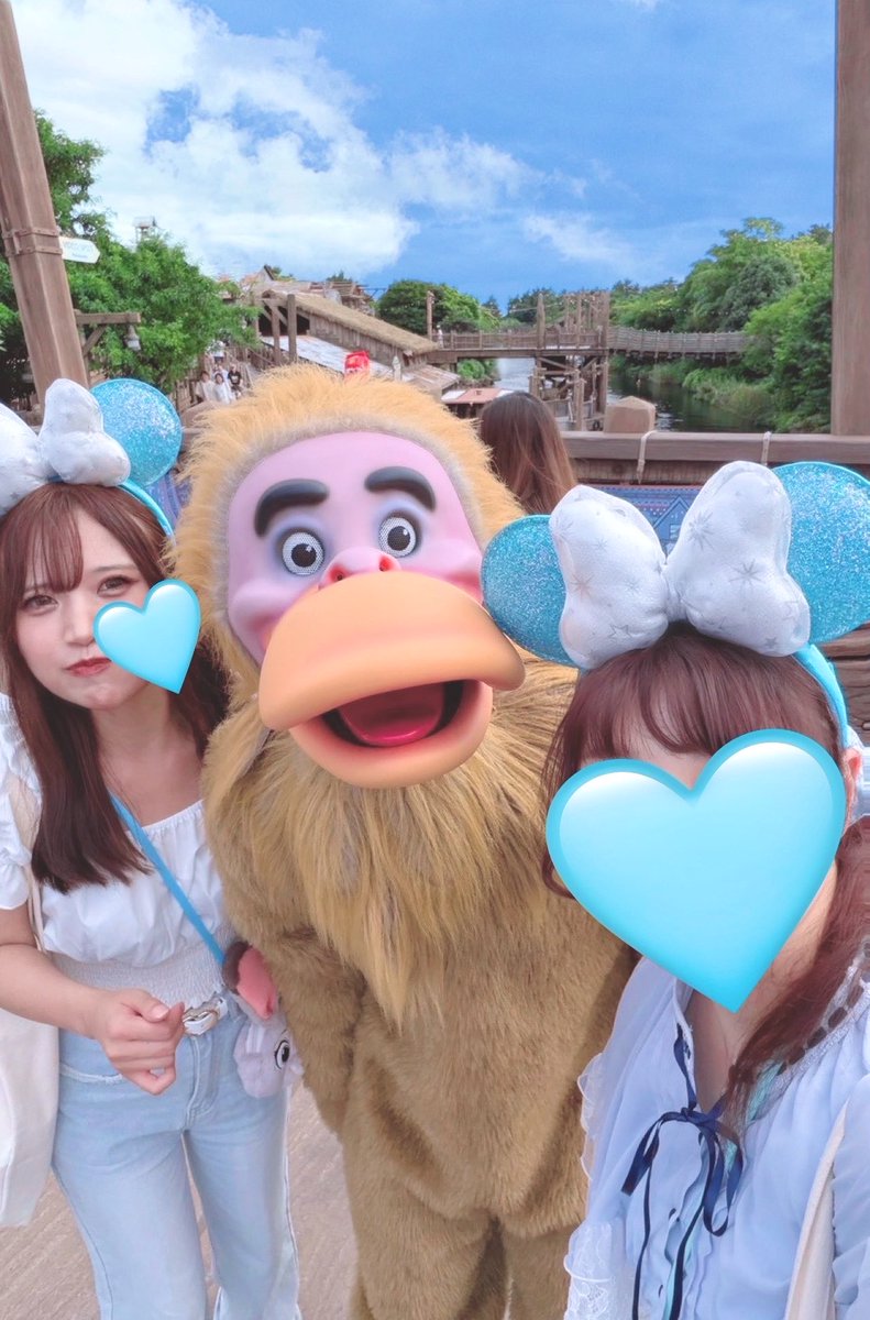 ansuta_104_'s tweet photo. ぴのちとディズニー楽しかったな~🩵
いっぱい写真撮ったけどやっぱりこの写真がいちばんのお気に入り🐒♡ https://t.co/QNwcaekU3c