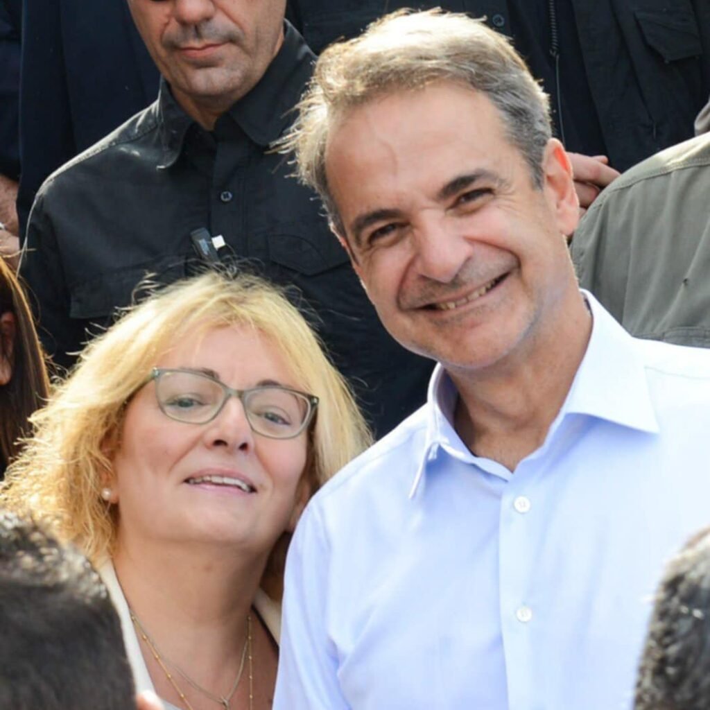 simoritis's tweet photo. 🔵Η Δήμαρχος Πεντέλης Αναστασία Κοσμοπούλου πετα στον δρόμο την ANUBIS. 
⚫️Η ANUBIS ηταν αυτή που βρήκε πεταμένα οστα νεκρών απο το έγκλημα τ Τεμπών στην θεση Κουλούρι.
⚫️Μελη της ANUBIS πρόκειται να καταθέσουν στην δικη τ Τεμπων το επόμενο διάστημα. 
🤔🤔 https://t.co/u3Pb3Tjys4