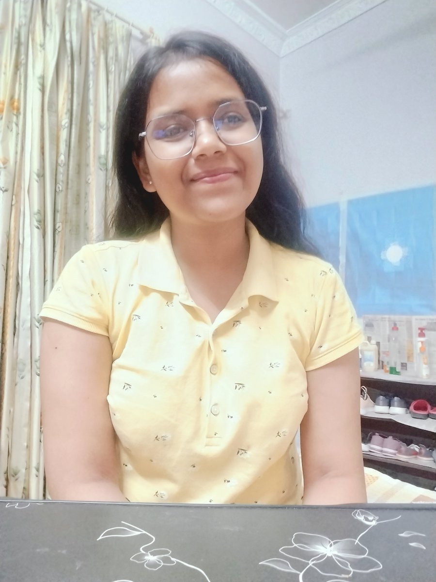 NewlyBornDoctor's tweet photo. In my late twenties ♥️
#PreBirthdayEvening https://t.co/7xWLmApOpO