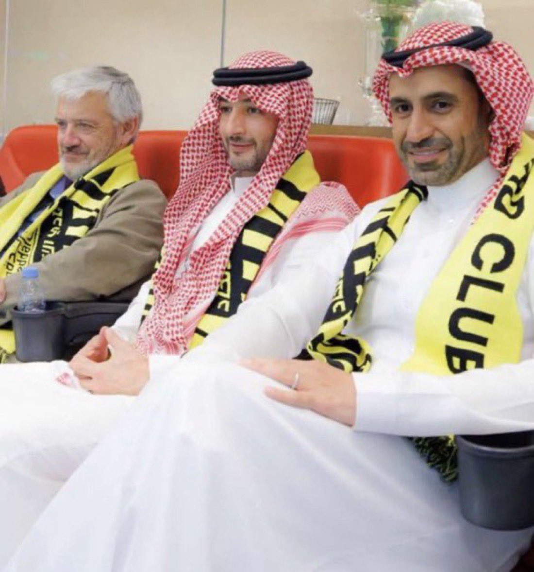 N_Alo5's tweet photo. الي يصير في الاتحاد مستحيل يكون شي طبيعي والله اجرام الي جالس يصير اساله الله العظيم انه يضر ويقهر  كل شخص اضر بالاتحاد وجمهوره وقهر هاذا الجمهور حسبي الله ونعم الوكيل https://t.co/Mcj1RWK8ER