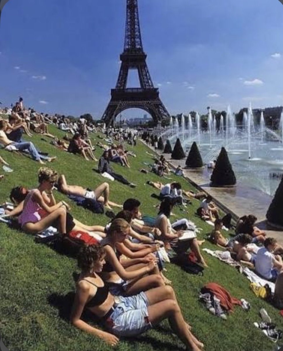 kiara_visentini's tweet photo. JE NE VEUX PAS DE LEUR 
-VIVRE ENSEMBLE- 

JE VEUX VIVRE -SANS EUX- !!!

Je veux qu’ils DÉGAGENT 
Je veux qu’ils REMIGRENT

✈️✈️✈️✈️✈️

Je veux retrouver ma douce France 🇫🇷 https://t.co/Zjci0MH4pj