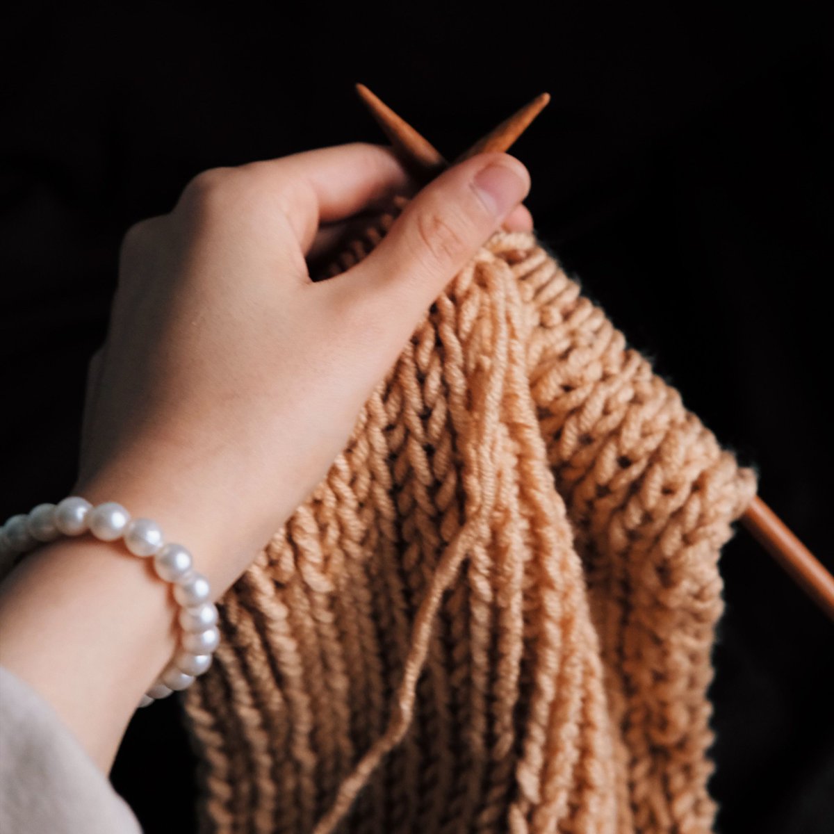 HobbyistSupply's tweet photo. 🧶 Shopkeeper’s Pick: Beginner Knitting! Start your first scarf with Milk Cotton Yarn: https://t.co/hfekSIZHH6 and 4–6mm needles: https://t.co/qo1orxk1Ud. Pick a color, cast on & have fun. Show us your first scarf! 🧣 #BeginnerKnitting #LearnToKnit #yarnlove #HobbyistSupplyShop https://t.co/EE8ahhRlTR