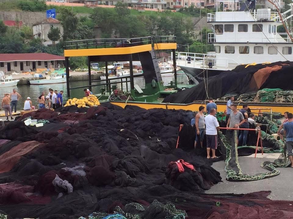 Seyit_TORUN's tweet photo. Vira Bismillah!

Bu geceden itibaren denizlere açılacak tüm balıkçı kardeşlerimize bol verimli bir av sezonu diliyorum. https://t.co/QDNDvbdMsp