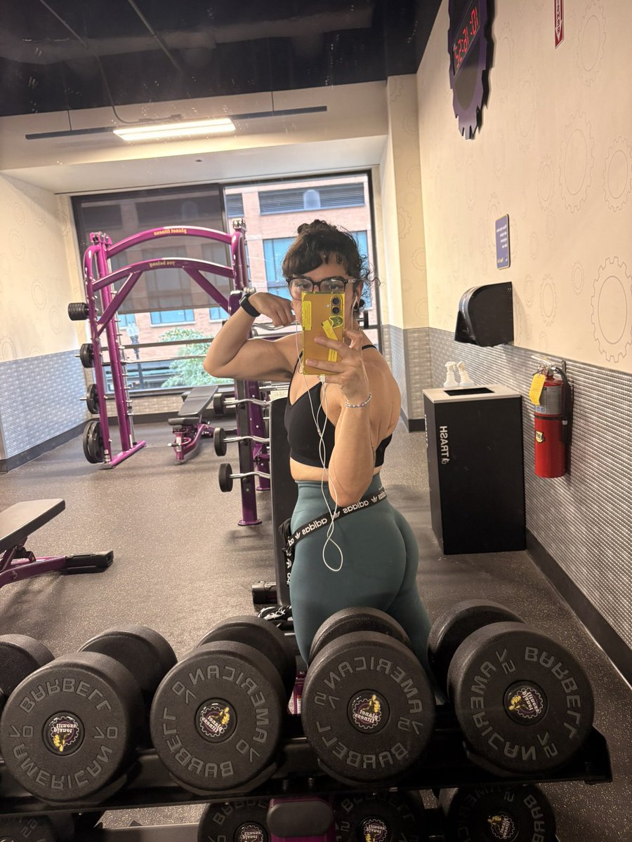 dosaenjoyer's tweet photo. Was told by a girl with a big ass that my ass is big 🥺 https://t.co/2pQP1nSsQe