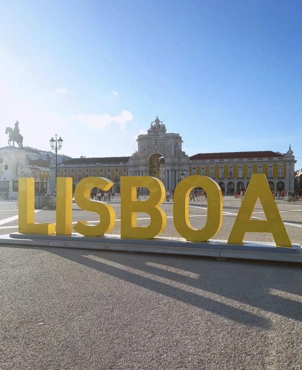 astrojoelvega's tweet photo. Hoy es nuestro último día de vacaciones en Portugal. Hemos dejado atrás el Algarve y hemos llegado a Lisboa, donde mañana cogemos el vuelo de regreso a Luxemburgo. Así que hemos aprovechado el día para pasear y descubrir un poco más la ciudad en nuestras últimas horas. https://t.co/ruSaeLiiA5