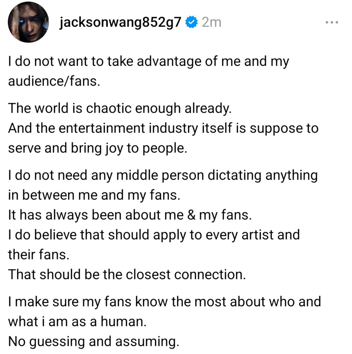 defszone's tweet photo. Now THIS is why none of them other idols are sitting on the same table as him. https://t.co/RpsuHYDSJj