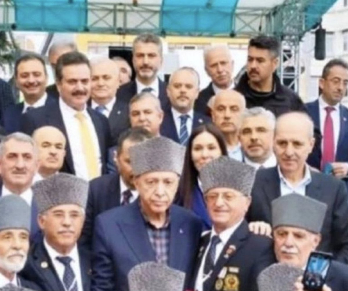 BahriEmre60's tweet photo. TEK MİLLET 
TEK DEVLET

TEK GAZİ. 

GAZİLER ARASI AYRIMA SON VERİN. MUHARİP GAZİLER ÇOCUKLARINA İSTİHDAM BEKLİYORLAR. https://t.co/DWaYJItiPw