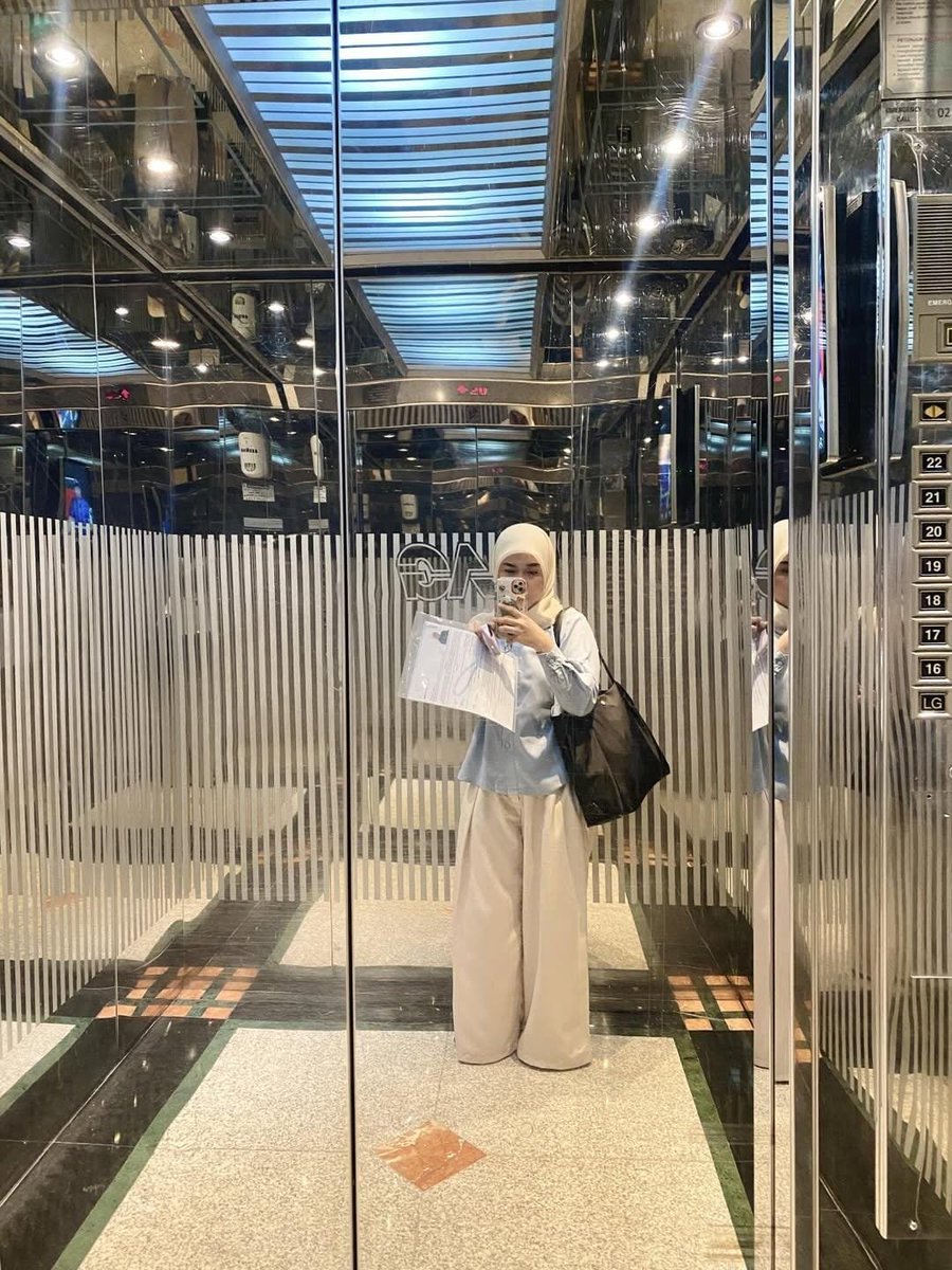fwbnest's tweet photo. Kiranya ada yang mau berkawan dengan saya yang energinya lumayan terkuras karena setiap harinya dibantai pekerjaan? Tolong tinggalkan jejak apapun, secepatnya saya sambangi. ��� https://t.co/GT5E3lyGSb