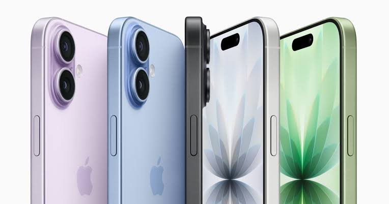 LoLTechie's tweet photo. 🚨 iPhone 17 under ₹54,000 on Flipkart! 📱🔥

The limited-time deal combines exchange and bank offers to bring the effective price below ₹54K. If you’re planning to buy an iPhone, this could be worth checking out! 👀

#iPhone17 #Apple #Flipkart #TechNews #Deals https://t.co/ZtirURorFC