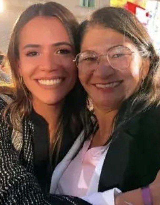 rubby37017's tweet photo. Ésto si da vergüenza.  Dime con quién andas y te diré quién eres.  Eres igual a esta inmundicia, ustedes son podredumbre https://t.co/9THLltvIsp