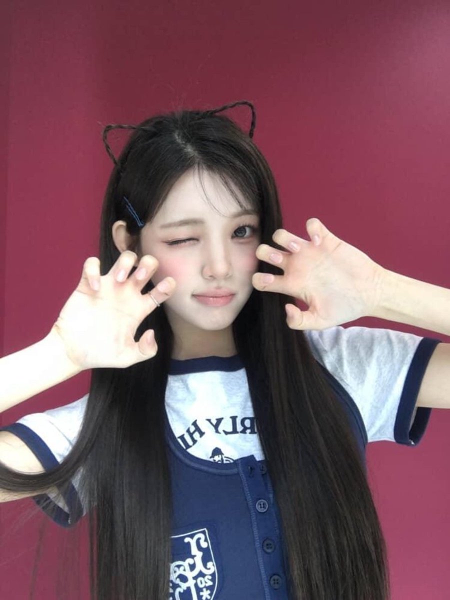 YUHAGLOBAL's tweet photo. 📸 | 260829 — #YUHA Weverse Update.

“냐옹 (Meow)”

#YUHA #유하 #ユハ #柳河岚
#Hearts2Hearts #하츠투하츠 https://t.co/6UXIkaLt98