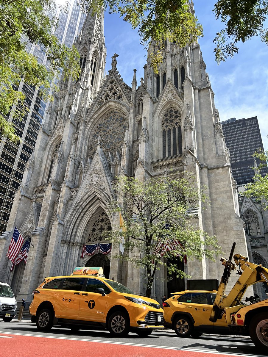FranKsawery's tweet photo. St. Patrick’s Cathedral https://t.co/2elxvqQZhK