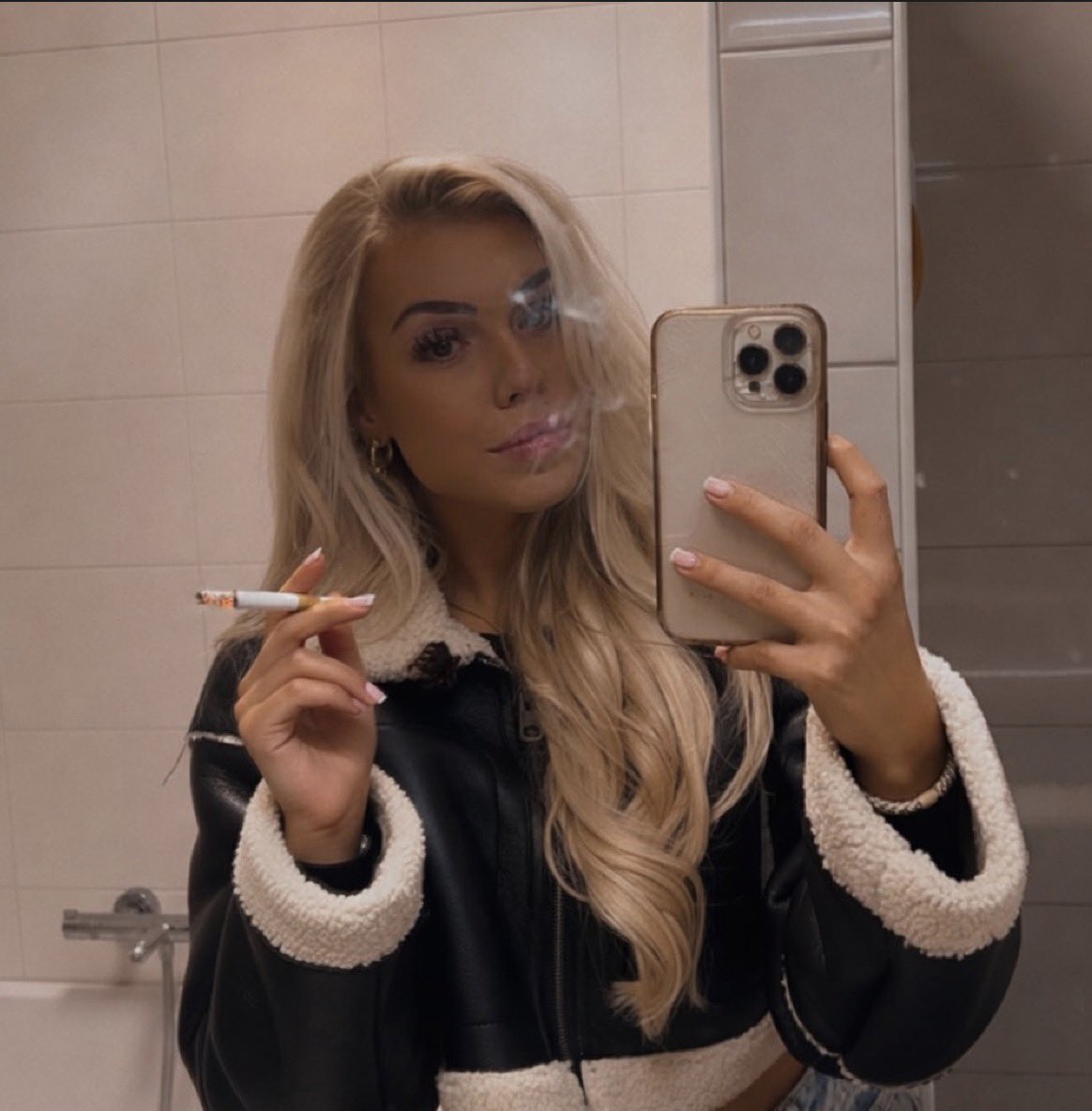 Goddessmandy1x's tweet photo. Let me 💨 in ur face https://t.co/8IRQD5ZpIG