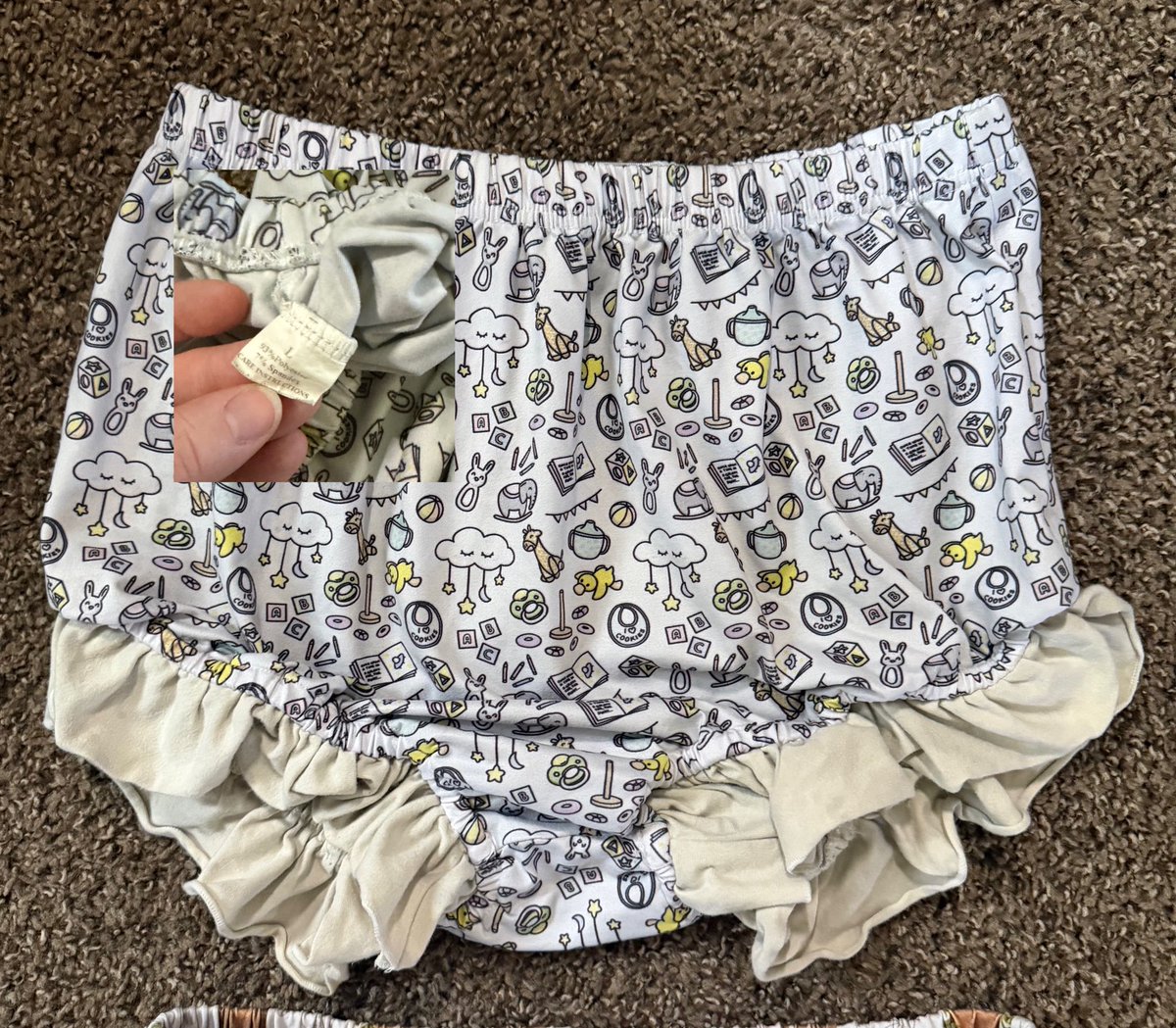 bittybubba's tweet photo. PLEASE SHARE I WILL LOVE YOU FOREVER 🤍

Selling all of the items below - please see all items. I’ll take reasonable offers - nursery bloomers will be highest bidder!

bloomers have sizes listed
BYD overalls - 3X

#ABDL #cgl #ageplay https://t.co/EIBLj69bxv