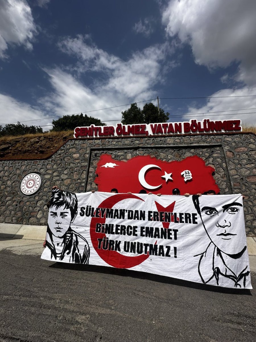 Zeynep53830809's tweet photo. Bu akşam Eren için alın bu maçı..💙♥️ bugün günlerden TRABZONSPOR 📢 https://t.co/OX45bIZNMw