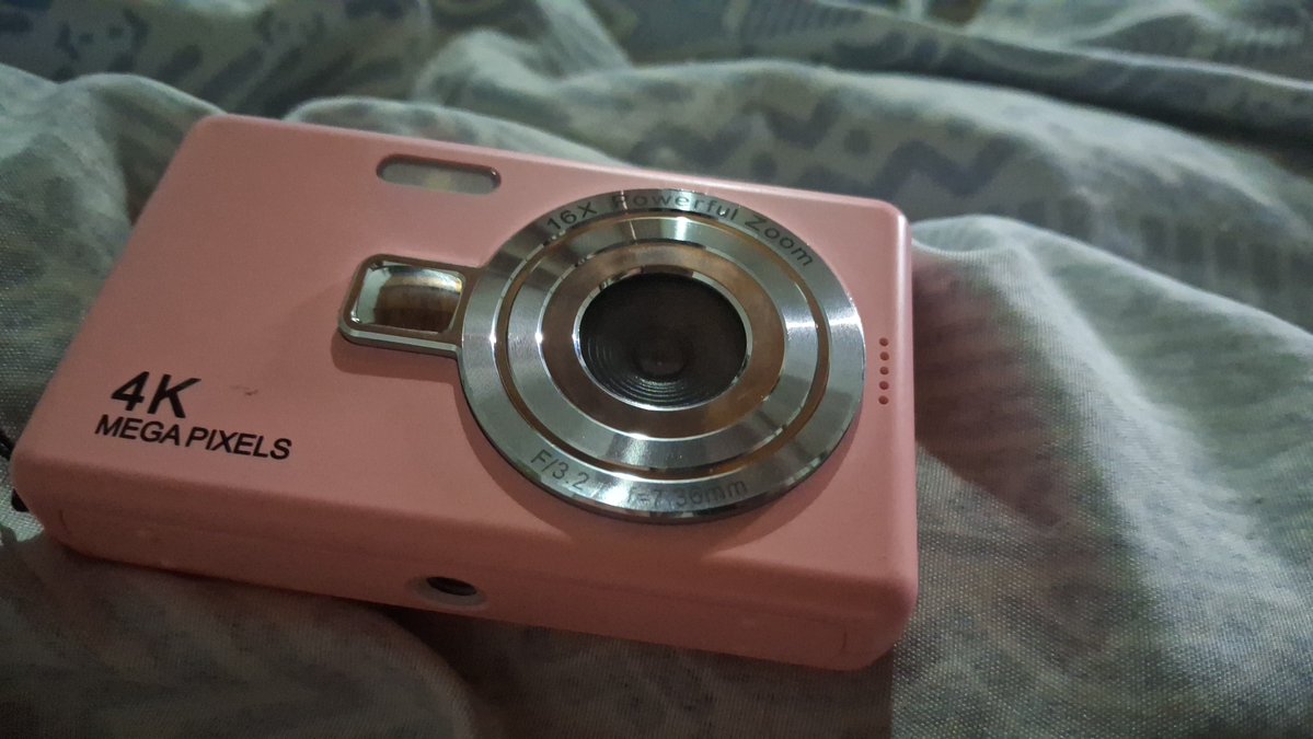 turtleluveer's tweet photo. @storrieswife UNA CAMARA ROSITA COMPRÉ https://t.co/XZ91DId5W2