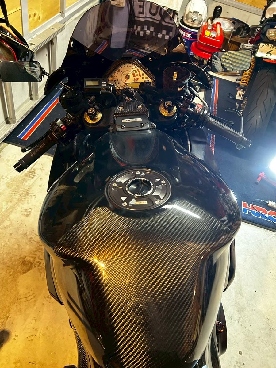 nky_sc57's tweet photo. #バイク売ります 
(ガレージ整理に伴い)

cbr1000rr sc57 後期
距離:約40,000km
車検:今年の7月で満了
ガレージ保管車両
バッテリー交換推奨

値段70万
※引き取り希望
マフラーや外装パーツ有り
(値段は要相談)

詳細DMまでお願いします。 https://t.co/g6pXbAoUT3