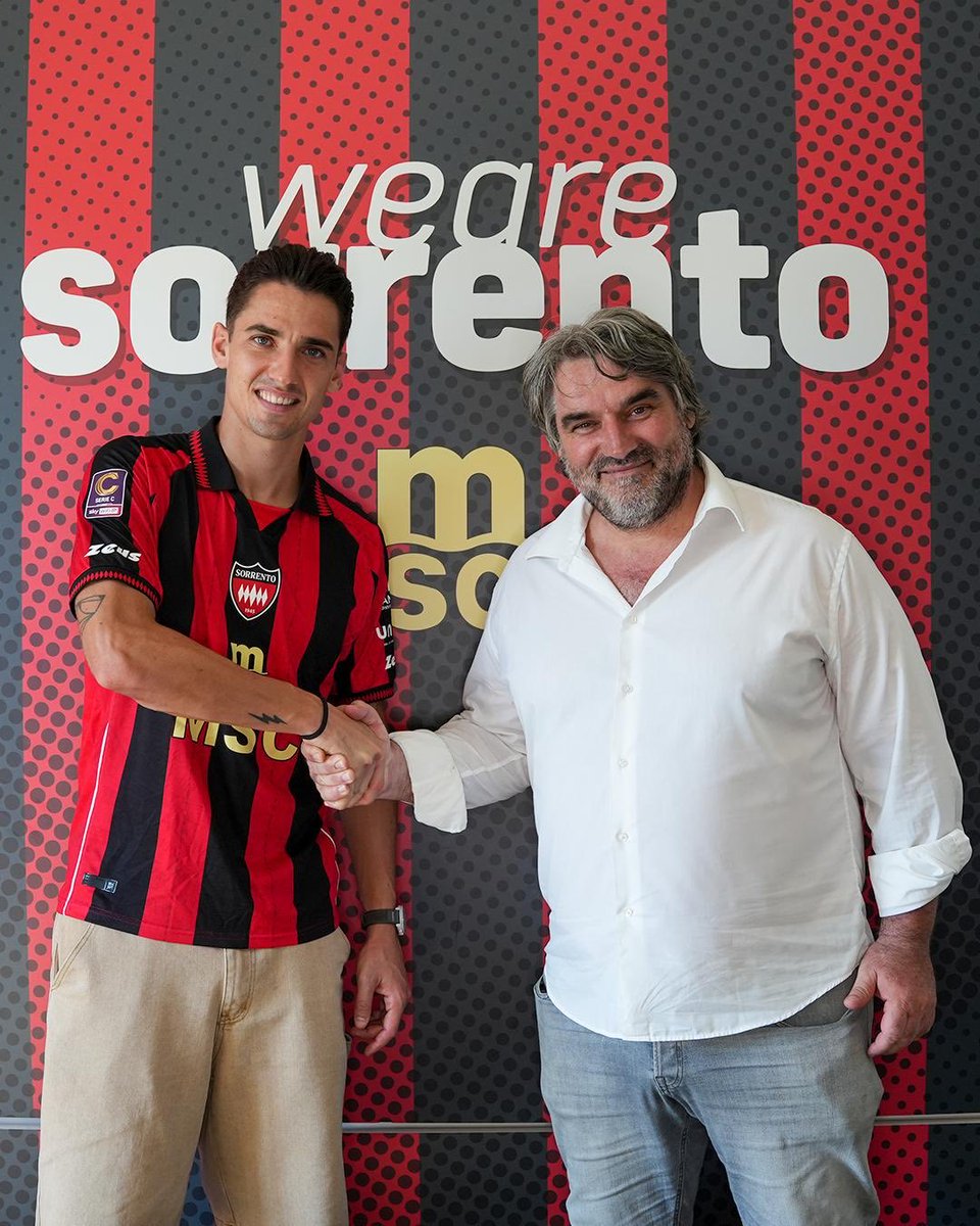 sorrentocalcio's tweet photo. Sorrento have signed striker Sean Parker on loan from Lecco. The 28-year-old has made 217 appearances in Serie C, scoring 28 goals ✍️

Parker trained with the squad today and will be available for the Coppa Italia clash against Cosenza.

❤️🖤 #WeAreSorrento https://t.co/5tDHRUZVPv