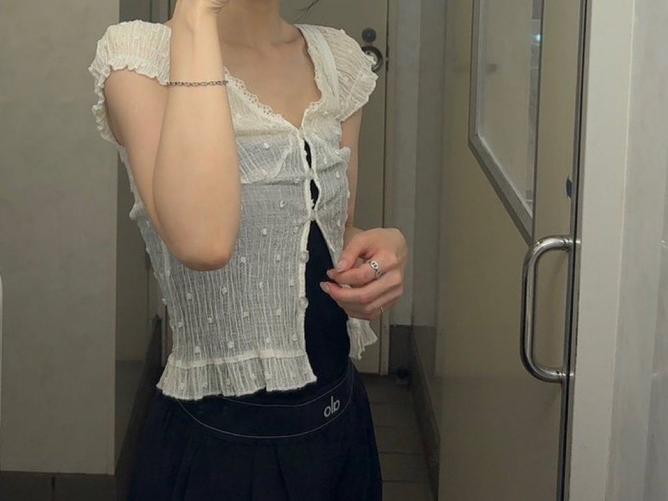 MilovanovicMatt's tweet photo. 一応現役女子大生やらせてもらってます https://t.co/yCeqkloslN