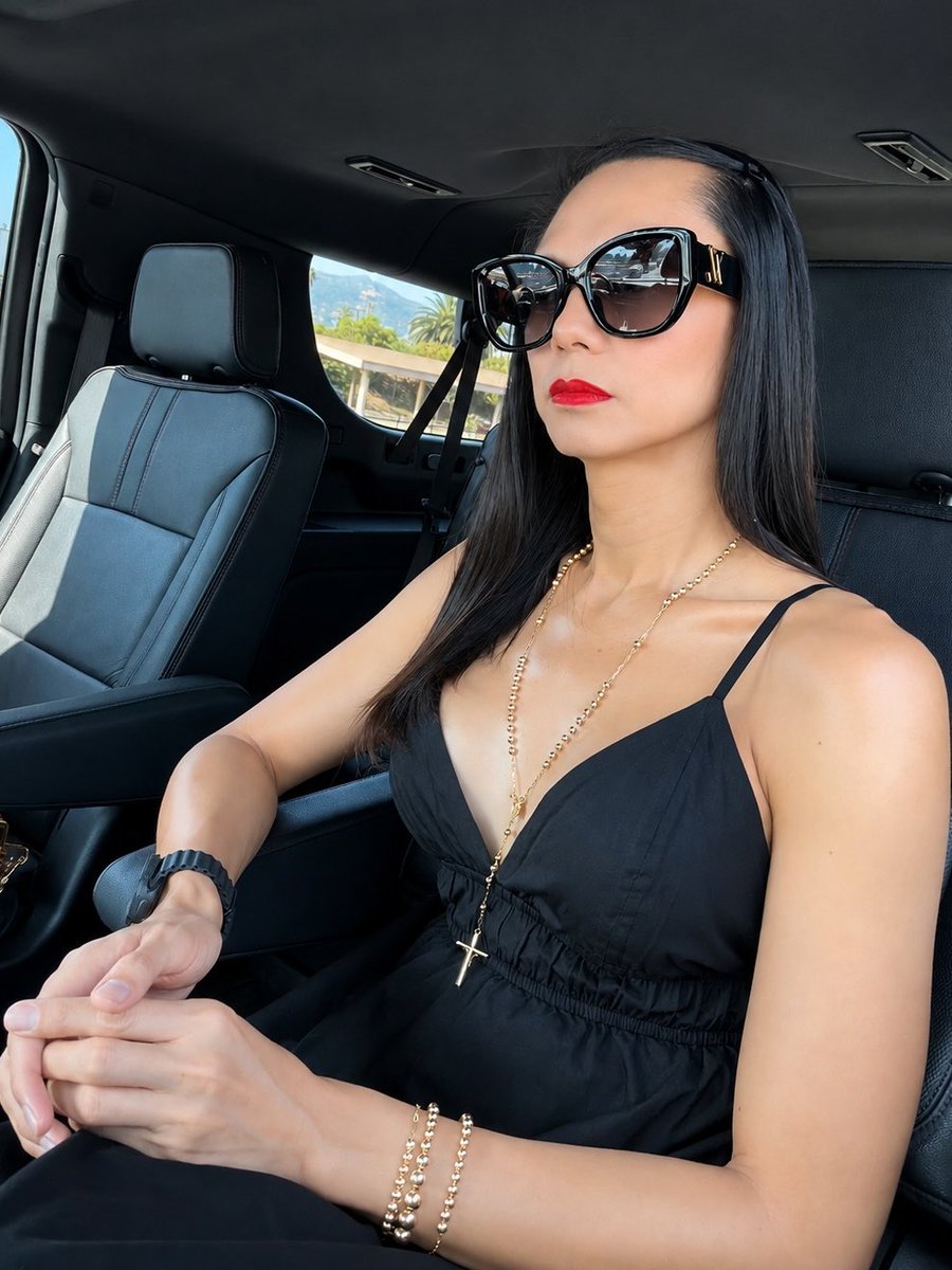 IdolBisda's tweet photo. Somewhere between classy and unbothered. 🖤✨

#ownlane #classyvibes #unbothered #confidenceiskey #allblackeverything https://t.co/6zjWbNwbph