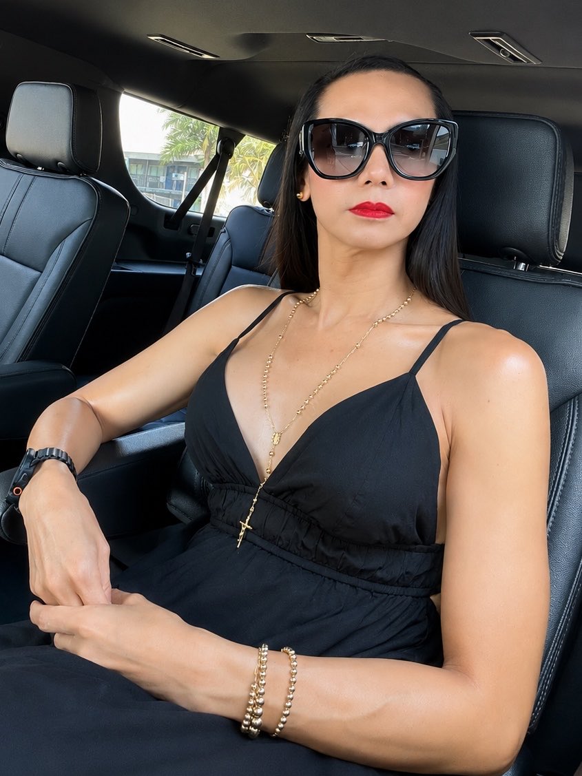 IdolBisda's tweet photo. Somewhere between classy and unbothered. 🖤✨

#ownlane #classyvibes #unbothered #confidenceiskey #allblackeverything https://t.co/6zjWbNwbph