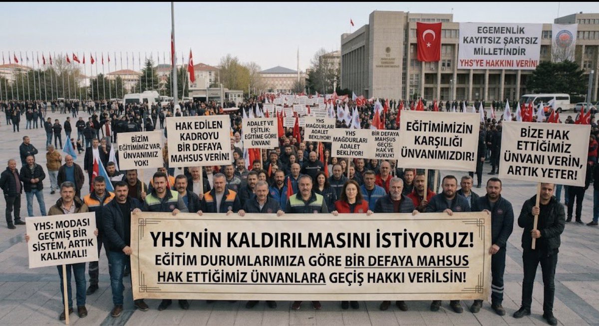 Madonnavtu's tweet photo. #yardımcıhizmetlersınıfı 
Verilen sözler ne zaman tutulacak sayın cumhurbaşkanım @RTErdogan 
#şehityakınındanhizmetliolmaz 
@MemurSenKonf @Kamu_Sen @dbdevletbahceli @OnderKahveci @_aliyalcin_ @PrfDrFilizKilic @TBMMresmi https://t.co/ssXJg4iQNT