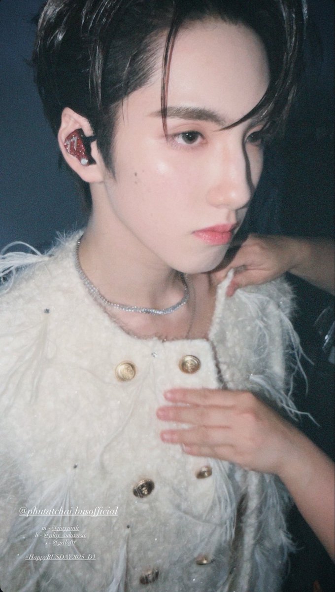 choikiejt's tweet photo. ชอบอะไรแบบนี้มากเลยยย พี่ช่างหน้าช่างผมแต่งมาให้เข้ากันสุดๆคับ🫪🫪🫪 https://t.co/ZvQWI88Fw4