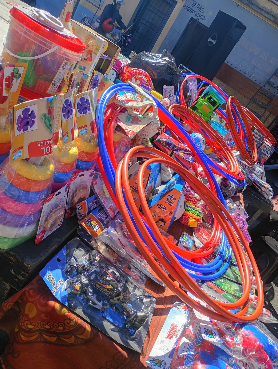 matadoresoeste's tweet photo. 🌈 Día de las Infancias 🌈

El domingo 30/08 compartimos una hermosa tarde en el festejo del Día de las Infancias en el Merendero Arcoíris.

Gracias a todxs los que colaboraron para hacer posible la entrega de regalos y a quienes estuvieron presente compartiendo esta jornada 💙❤️ https://t.co/CjSZ4iFKOv