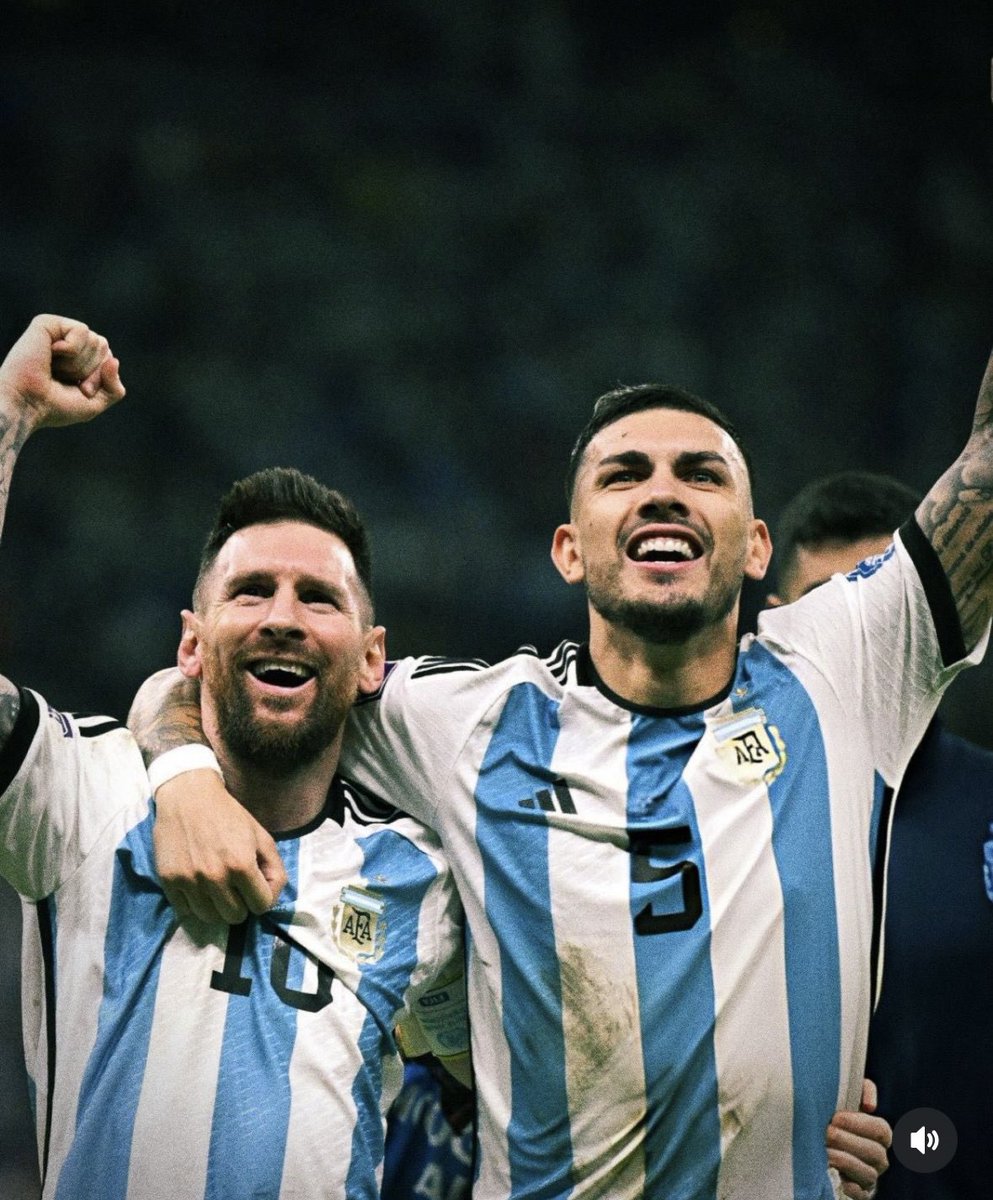 ActuFoot_'s tweet photo. 🚨 LE MESSAGE DE LEANDRO PAREDES 🇦🇷 POUR LIONEL MESSI 🇦🇷👇 :

« Je pensais que j’étais déjà préparé à cette nouvelle, mais clairement je ne l’étais pas 😔

MERCI,

Pour tout ce que tu as fait pour moi en tant qu’Argentin, en tant que fan de l’équipe nationale, en tant que coéquipier et en tant qu’ami ! ❤️

Les mots ne suffisent pas quand il s’agit de toi, de ton héritage et de ta grandeur en tant que joueur, mais surtout en tant que personne. J’ai eu la chance de jouer à tes côtés lors de ce magnifique parcours avec notre équipe nationale, avec ton équipe nationale 💙🇦🇷

Je t’aime, petit ! J’espère que tu seras toujours très heureux ! Notre pays te sera toujours reconnaissant pour tout ce que tu nous as fait vivre !!! 🏆🏆🏆🏆 »

📲 Instagram