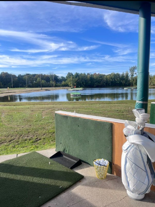 MadisonPartwl0's tweet photo. I had a great day with my friends. #golf #lifewithlondie https://t.co/APW5Ni4lOE