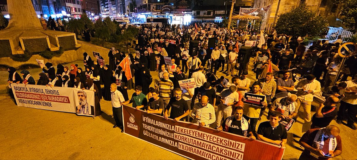 fhoncunesil's tweet photo. TALİMAT BİTSİN!
ADALET GELSİN! 

Furkan Hareketi mensupları, haksız tutukluluklara tepki göstermek için adalet bekleyişi gerçekleştiriyor. 

📍Adana

Talimat Saraldan
Zulümle KalkınmaPartisi
28Şubat DevamEdiyor