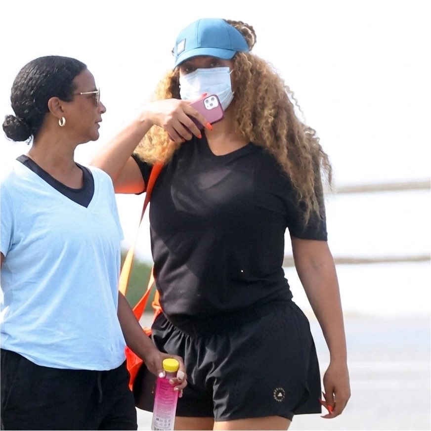 stillwater4u's tweet photo. Beyoncé we recognize you as even  with the mask on 😂🤷🏽‍♂️ https://t.co/ex5PdZT5Aq
