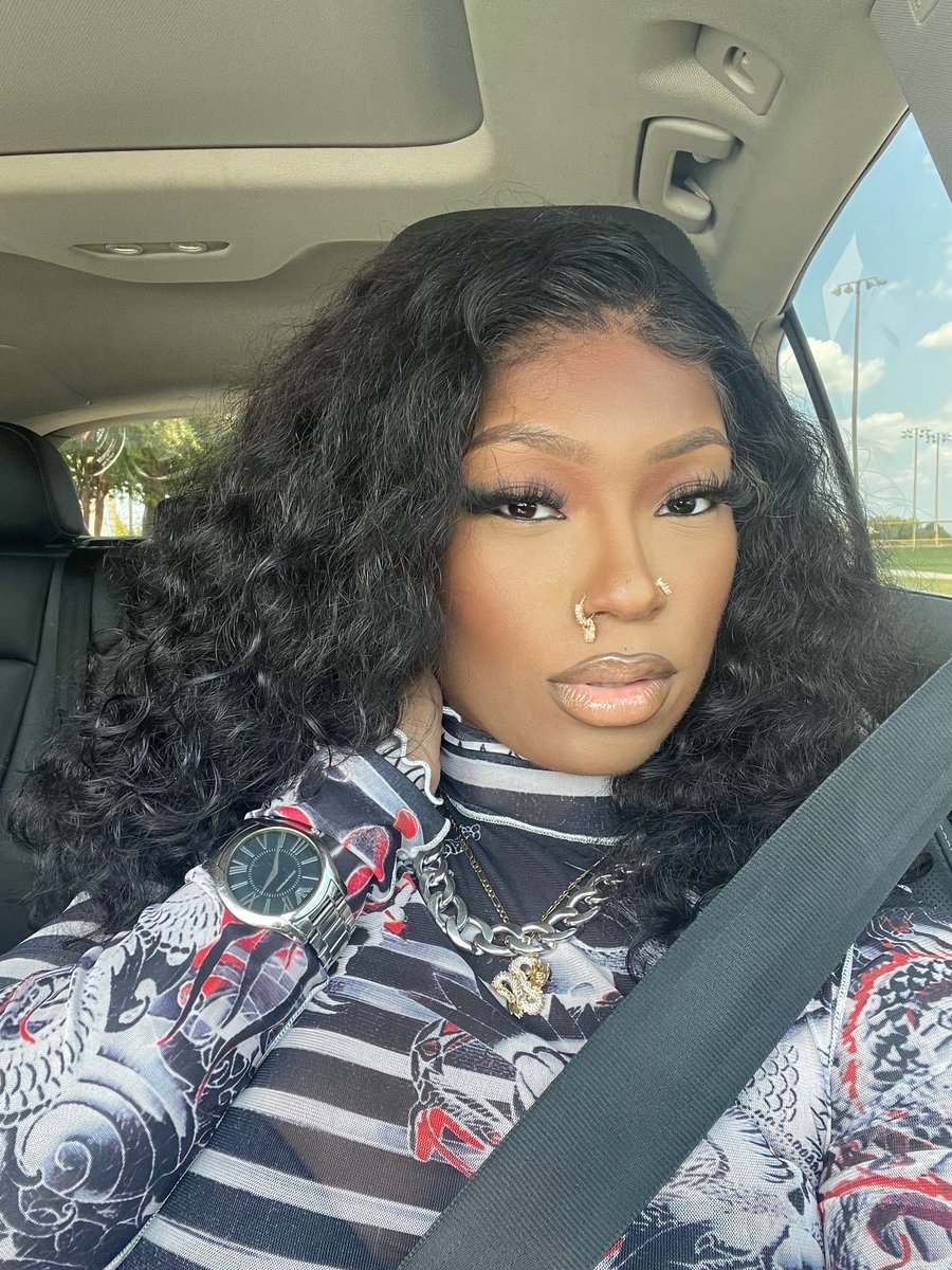 BABYRAYY3's tweet photo. A doll 🍫 https://t.co/c6RXd7517S
