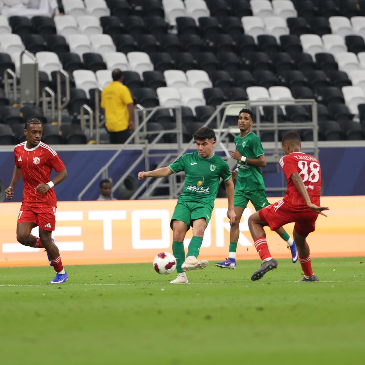 qsl2official's tweet photo. لقطات من شوط اللقاء الأول بين #مستقبل_الشمال_الوعب في الأسبوع 2 من #دوري_جيتور 📸

#نرتقي_بالطموح 

📸 Pictures from First Half Al Shamal Future 🆚 Al Waab 

Week 2 |  #JetourLeague | #AimHigher https://t.co/B6E045EmOQ
