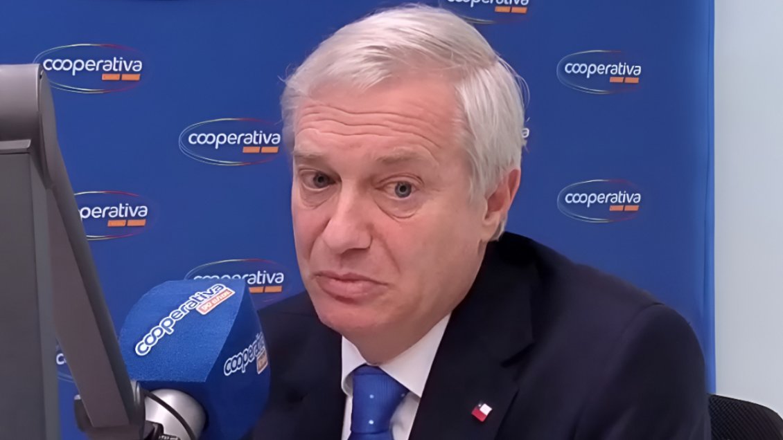 Cooperativa's tweet photo. Kast destacó que vivir en La Moneda es su "principal acierto" y evitó señalar su mayor error: "No sabría decir (...) Hay cosas que uno quizás haría distintas" https://t.co/abvccLjeWf https://t.co/NmNEHIEugh