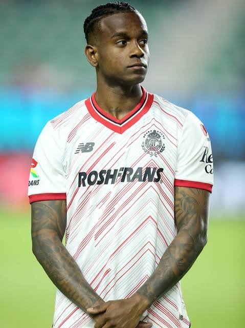 Oliveira32Pablo's tweet photo. 🚨🇷🇺 O CSKA está disposto a pagar €10 milhões + €2 milhões em variáveis pela contratação do atacante do brasileiro,  Helinho. As negociações estão bastante avançadas, e o negócio é considerado próximo de ser concretizado.

O clube russo também monitora Adriano Bertaccini, do #Anderlecht. #Servette, #Hertha e #Schalke04 também estão na disputa pelo jogador.

O CSKA precisa de reforços no ataque e, por isso, não seria surpresa se o clube fechasse com os dois jogadores.

#CSKA #Helinho #Bertaccini #MercadoDaBola #Transferências #Futebol