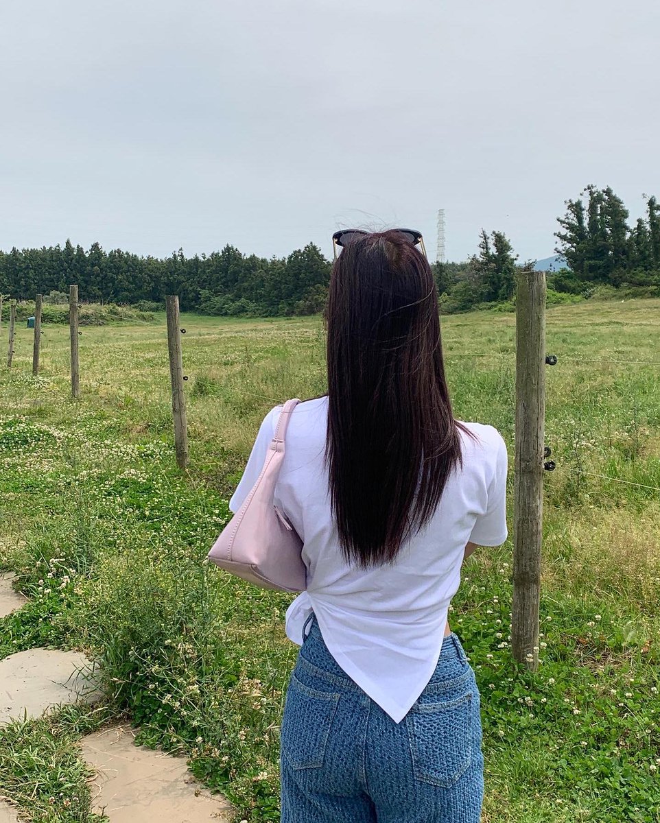 lopez_mizhell's tweet photo. Greetings from my side ✨ you’ve got a spark in you—let it light up the path ahead. ☀️
yfneZe https://t.co/73wDTNPT94