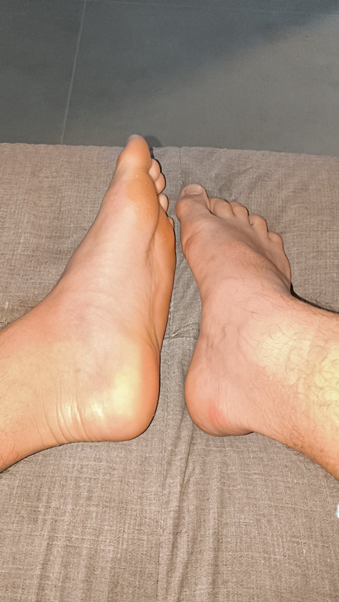DOMPvzin's tweet photo. Qual das vadias gosta de um pezão bem suado e fedorento?💸😵‍💫

#findom #drain #pig #pigpay #alfa #alpha #master #mestre #pé https://t.co/Lt00P1dJT3