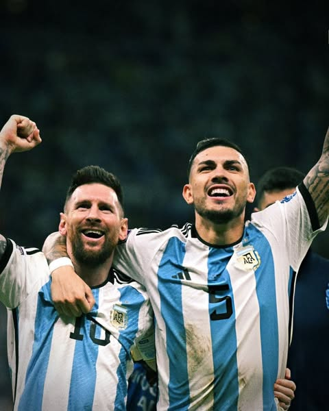 la12tuittera's tweet photo. 🇦🇷El POSTEO de LEANDRO PAREDES para LIONEL MESSI en Instagram.

🌧️🥲Creo que está lloviendo. https://t.co/tu8j9ONfZE