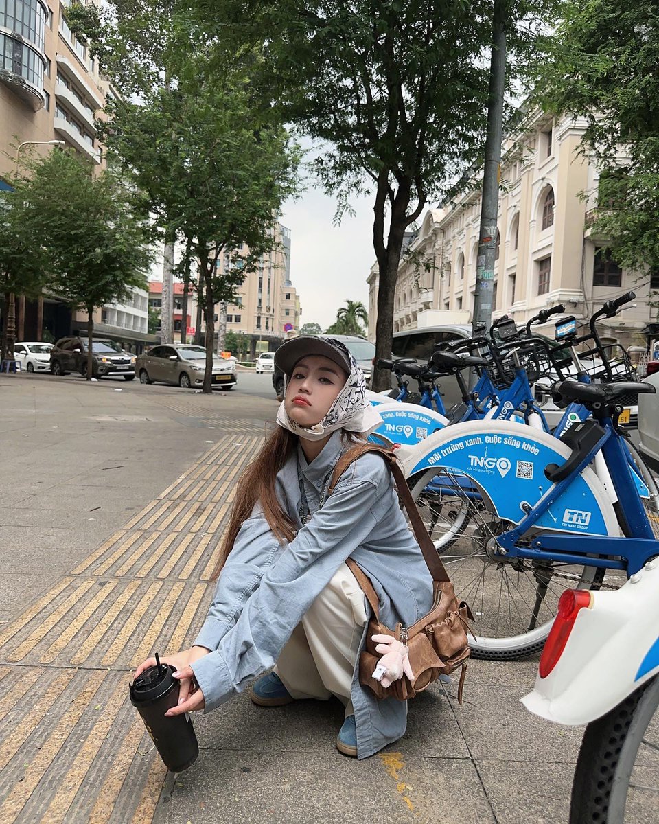 haticeerdem1's tweet photo. منور الشاشة
bOhAMa https://t.co/pRXJzqd3fS