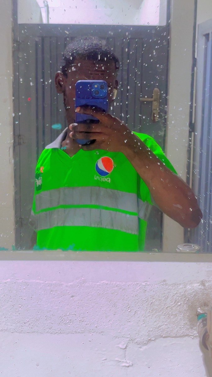 OlusegunOmobo's tweet photo. August has been good to me lately;
1. I got paid from stake 
2. Change my phone from 11 to 13 
3. Bought smart Tv
4. Tile the floor of my house. https://t.co/b0GSku9X71