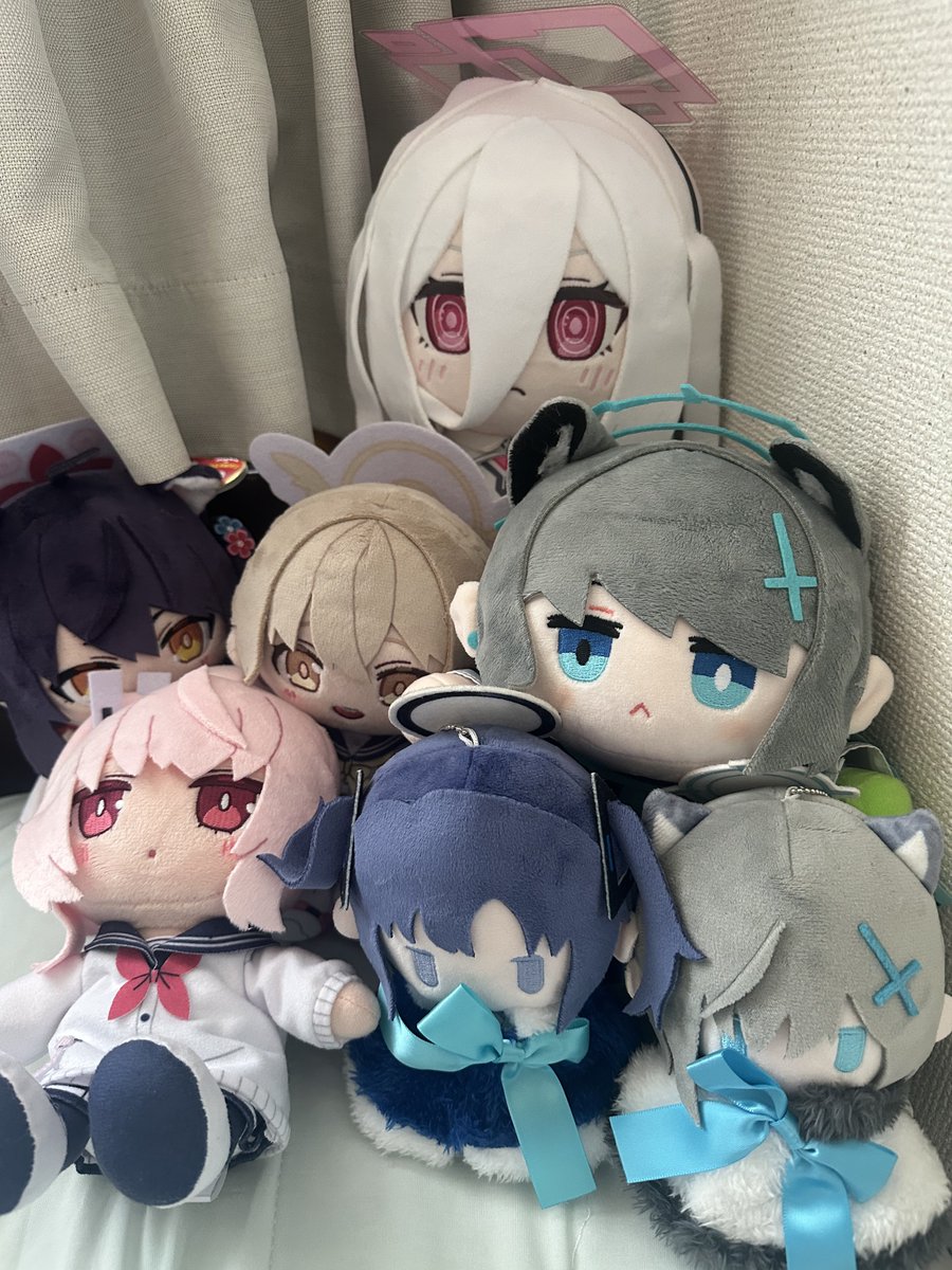 wazyasuzu's tweet photo. #ブルアカ好きと繋がりたい
こちら交流アカウントにしたいなと！！
趣味で絵を描いてる先生です
(一応)→@Azuya_02
最近はグッズ収集があついです
まだまだ新任の先生ですがよろしくお願いします！！ https://t.co/E81XKfIeaF
