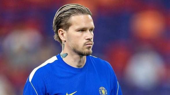 JacobsBen's tweet photo. 🚨 BREAKING: Spurs make a loan offer to sign Mykhailo Mudryk, who played under Roberto De Zerbi at Shakhtar.

Talks underway with the player keen on the move.

Leeds have been trying for almost two weeks but still no breakthrough. Sunderland, Brentford and Coventry have also considered moves.

As reported earlier, Mudryk wants to stay in the Premier League.🇺🇦

Follows @David_Ornstein